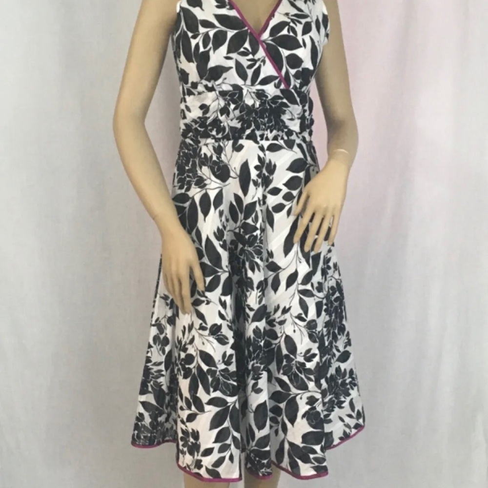 Amanda lane Floral Print Brown/White Waist Pleats V-Neck Sleeveless Dress Sz 16